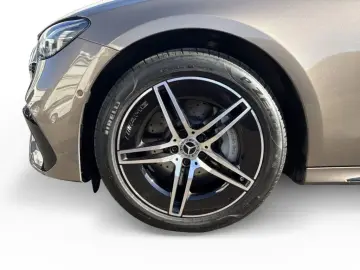 MERCEDES-BENZ E 300 de Limousine Edition AMG Burmest…