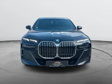 BMW 740d xDrive MSport Iconic SkyPano B&W 360  Hud