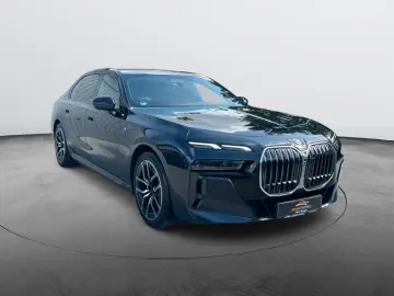 BMW 740d xDrive MSport Iconic SkyPano B&W 360  Hud