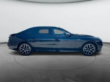 BMW 740d xDrive MSport Iconic SkyPano B&W 360  Hud