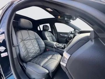 BMW 740d xDrive MSport Iconic SkyPano B&W 360  Hud