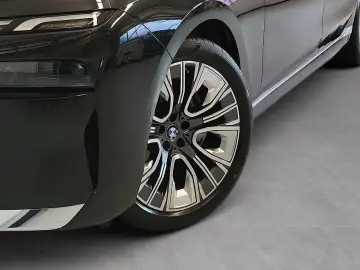 BMW 740d xDrive Standheizung Massage B&W Sky Lounge
