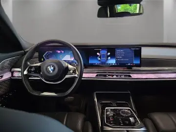 BMW 740d xDrive Standheizung Massage B&W Sky Lounge