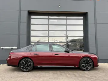 BMW 740 d xDrive M Sport TwoTone TV Massage