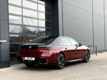 BMW 740 d xDrive M Sport TwoTone TV Massage