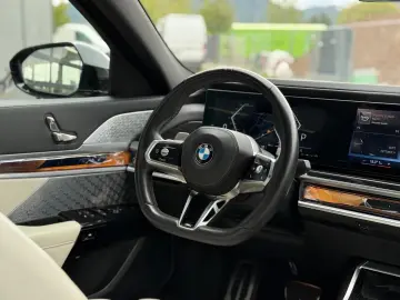 BMW 740 d xDrive M Sport TwoTone TV Massage