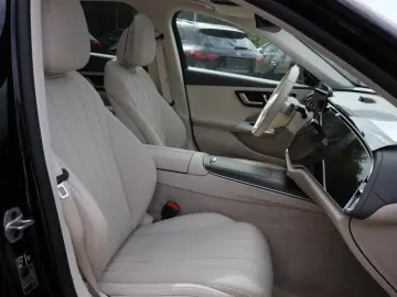 Mercedes-Benz E 300 de 4M EXCLUSIVE Pano Super Leather