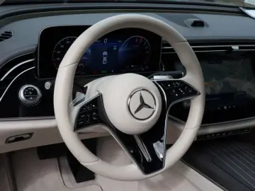 Mercedes-Benz E 300 de 4M EXCLUSIVE Pano Super Leather
