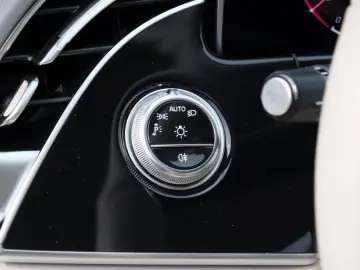 Mercedes-Benz E 300 de 4M EXCLUSIVE Pano Super Leather