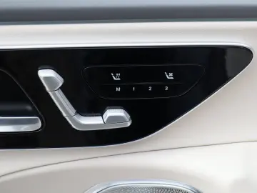 Mercedes-Benz E 300 de 4M EXCLUSIVE Pano Super Leather