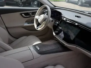Mercedes-Benz E 300 de 4M EXCLUSIVE Pano Super Leather