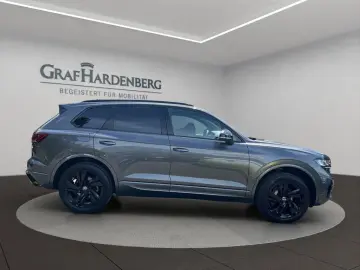 Volkswagen Touareg 3.0 TDI 4M Automatik R-Line ACC AHK Navi