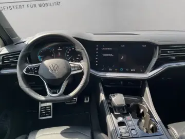 Volkswagen Touareg 3.0 TDI 4M Automatik R-Line ACC AHK Navi