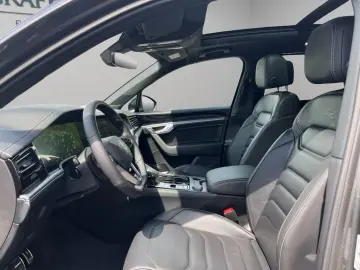 Volkswagen Touareg 3.0 TDI 4M Automatik R-Line ACC AHK Navi