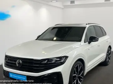 Volkswagen Touareg 3.0 TDI 4M tiptr. R-Line MATRIX NAV AHK