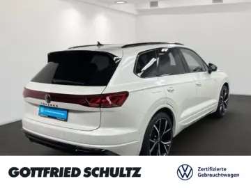 Volkswagen Touareg 3.0 TDI 4M tiptr. R-Line MATRIX NAV AHK