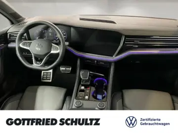 Volkswagen Touareg 3.0 TDI 4M tiptr. R-Line MATRIX NAV AHK