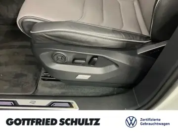 Volkswagen Touareg 3.0 TDI 4M tiptr. R-Line MATRIX NAV AHK