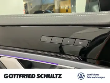 Volkswagen Touareg 3.0 TDI 4M tiptr. R-Line MATRIX NAV AHK