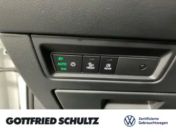 Volkswagen Touareg 3.0 TDI 4M tiptr. R-Line MATRIX NAV AHK