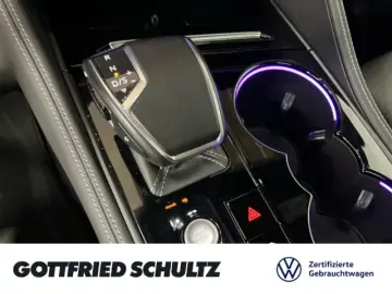 Volkswagen Touareg 3.0 TDI 4M tiptr. R-Line MATRIX NAV AHK