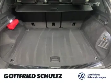Volkswagen Touareg 3.0 TDI 4M tiptr. R-Line MATRIX NAV AHK