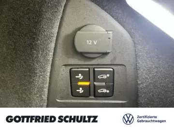 Volkswagen Touareg 3.0 TDI 4M tiptr. R-Line MATRIX NAV AHK
