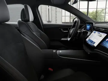 MERCEDES-BENZ E 300 e AMG Pliús MBUX Superscreen Burm4D