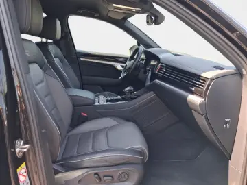 Volkswagen Touareg 3.0 V6 TDI Tiptronic R-Line LED NAVI AHK