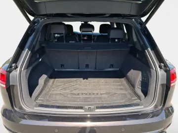 Volkswagen Touareg 3.0 V6 TDI Tiptronic R-Line LED NAVI AHK