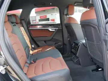 Volkswagen Touareg 3.0 TDI Tiptr. R-Line Navi AHK Kamera LE