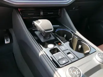 Volkswagen Touareg 3.0 TDI Tiptr. R-Line Navi AHK Kamera LE