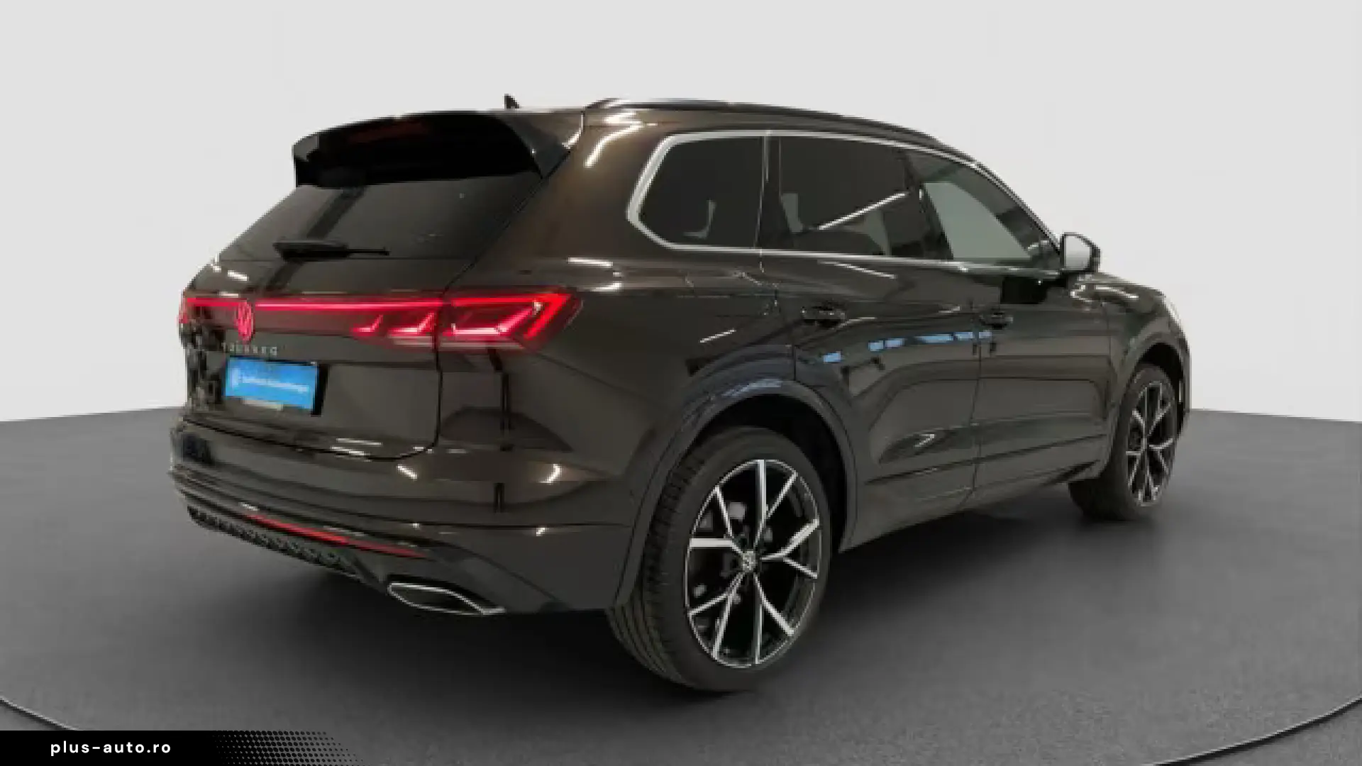 Volkswagen Touareg 3.0 TDI R-Line AHK PANO STAND 22