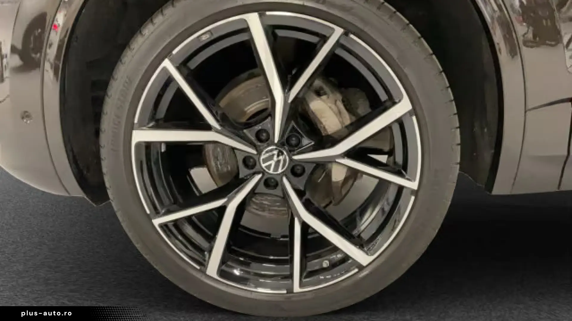 Volkswagen Touareg 3.0 TDI R-Line AHK PANO STAND 22
