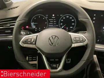 Volkswagen Touareg 3.0 TDI R-Line AHK PANO STAND 22