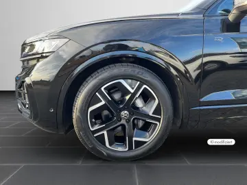 Volkswagen Touareg 3.0 TDI  R-Line   tow bar  aux heater