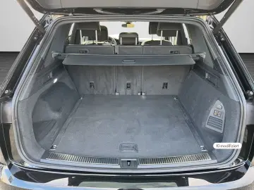 Volkswagen Touareg 3.0 TDI  R-Line   tow bar  aux heater