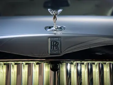 Rolls-Royce Spectre Enhancement Pack  Satin Bonnet  Emerald
