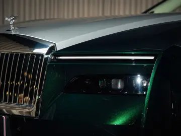 Rolls-Royce Spectre Enhancement Pack  Satin Bonnet  Emerald