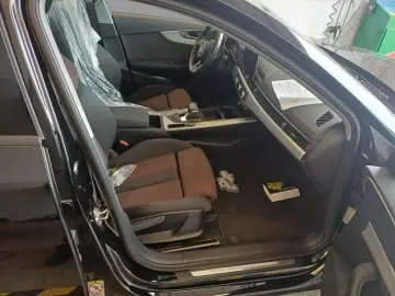 AUDI A4 Limousine 2.0 TDI S-TRO NAVI KLIMA PDC ZVR