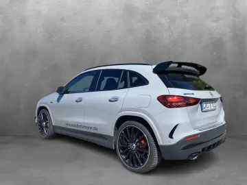 Mercedes-Benz GLA 35 AMG 4M