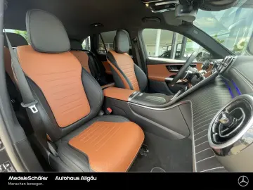 MERCEDES-BENZ GLC 200 4M AMG Night 20' Dist AHK…
