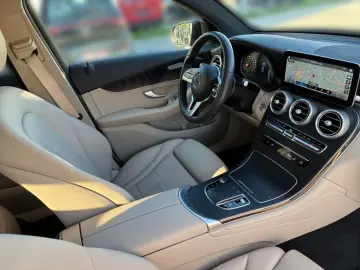 MERCEDES-BENZ GLC 200 4M MBUX Night CarPlay AHK RKam…