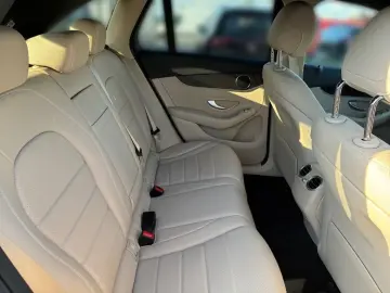 MERCEDES-BENZ GLC 200 4M MBUX Night CarPlay AHK RKam…