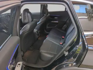 MERCEDES-BENZ GLC 300 de Avantgarde 4Matic AHK ACC BLIS LED