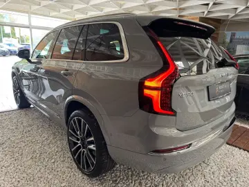 VOLVO XC90 Ultra Bright AWD Pano B&W 7Sitzer AHK Luft.