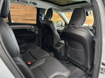 VOLVO XC90 Ultra Bright AWD Pano B&W 7Sitzer AHK Luft.