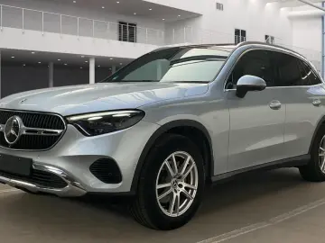 MERCEDES-BENZ GLC 200 4Matic Pano Leder 360K Distron…