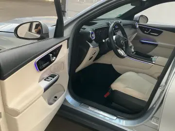 MERCEDES-BENZ GLC 200 4Matic Pano Leder 360K Distron…