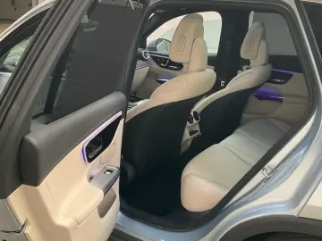 MERCEDES-BENZ GLC 200 4Matic Pano Leder 360K Distron…